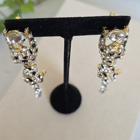 Gold Articulated Leopard Glam Earrings - Picture 9 of 10